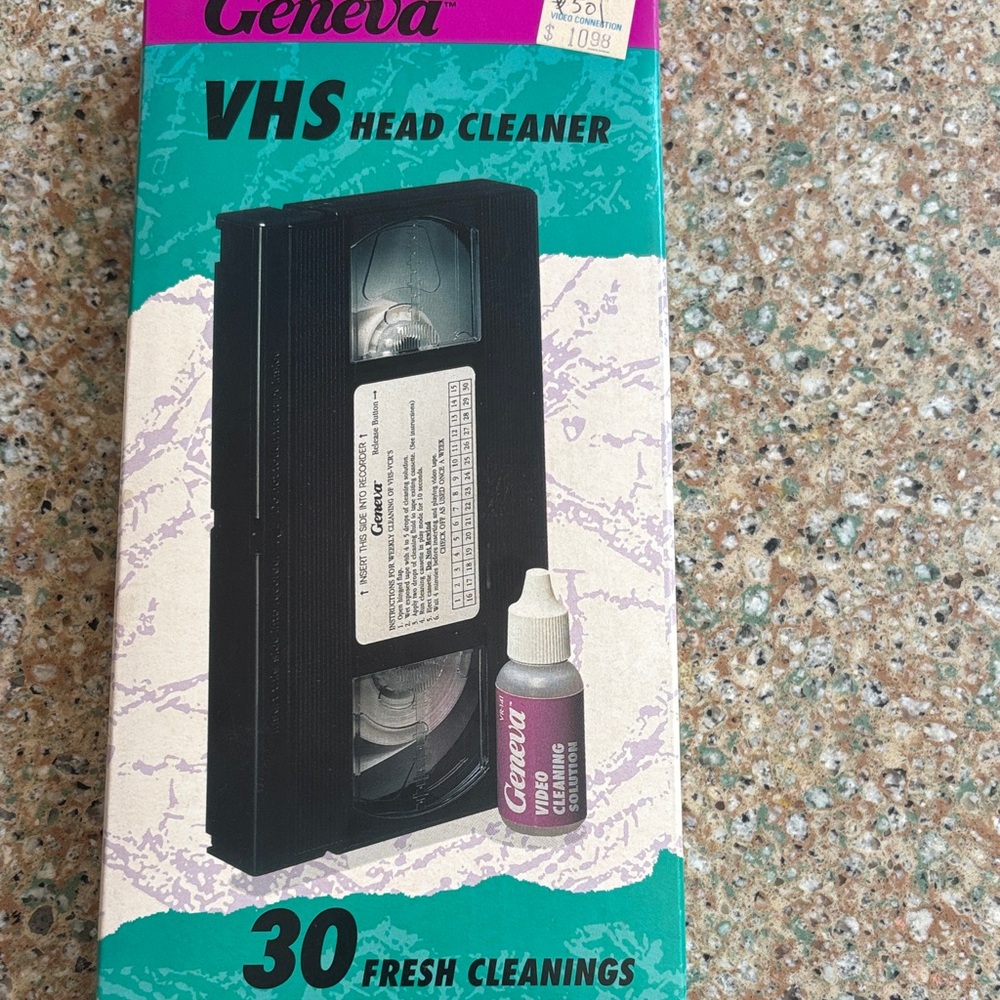 Geneva VHS Head Cleaner with Solution - Black and Pink